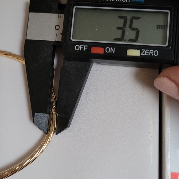 10k Real Gold Twisted Bracelet, Approx 2.5", Made In Italy. - Picture 9 of 9